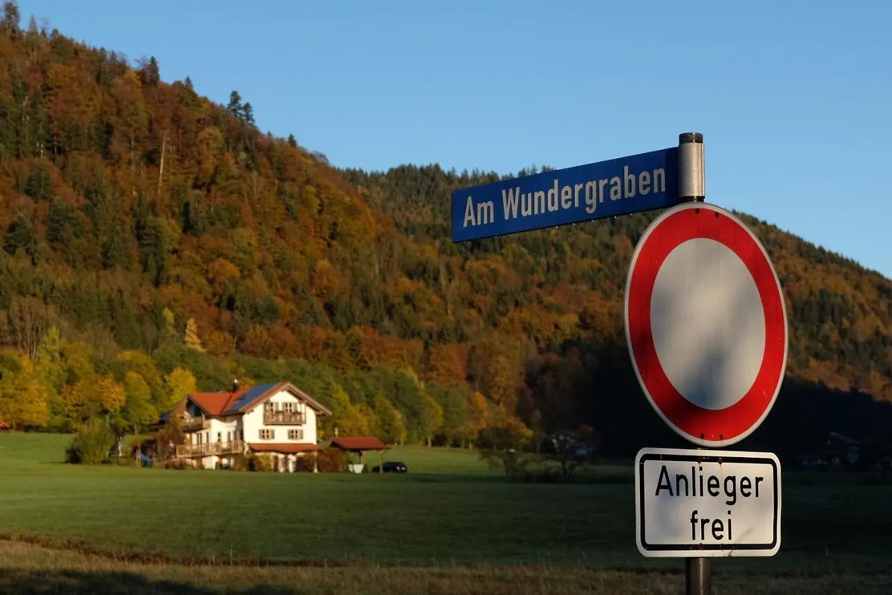 Апартаменты Ferienwohnung Am Wundergraben Inkl. Chiemgaukarte Рупольдинг